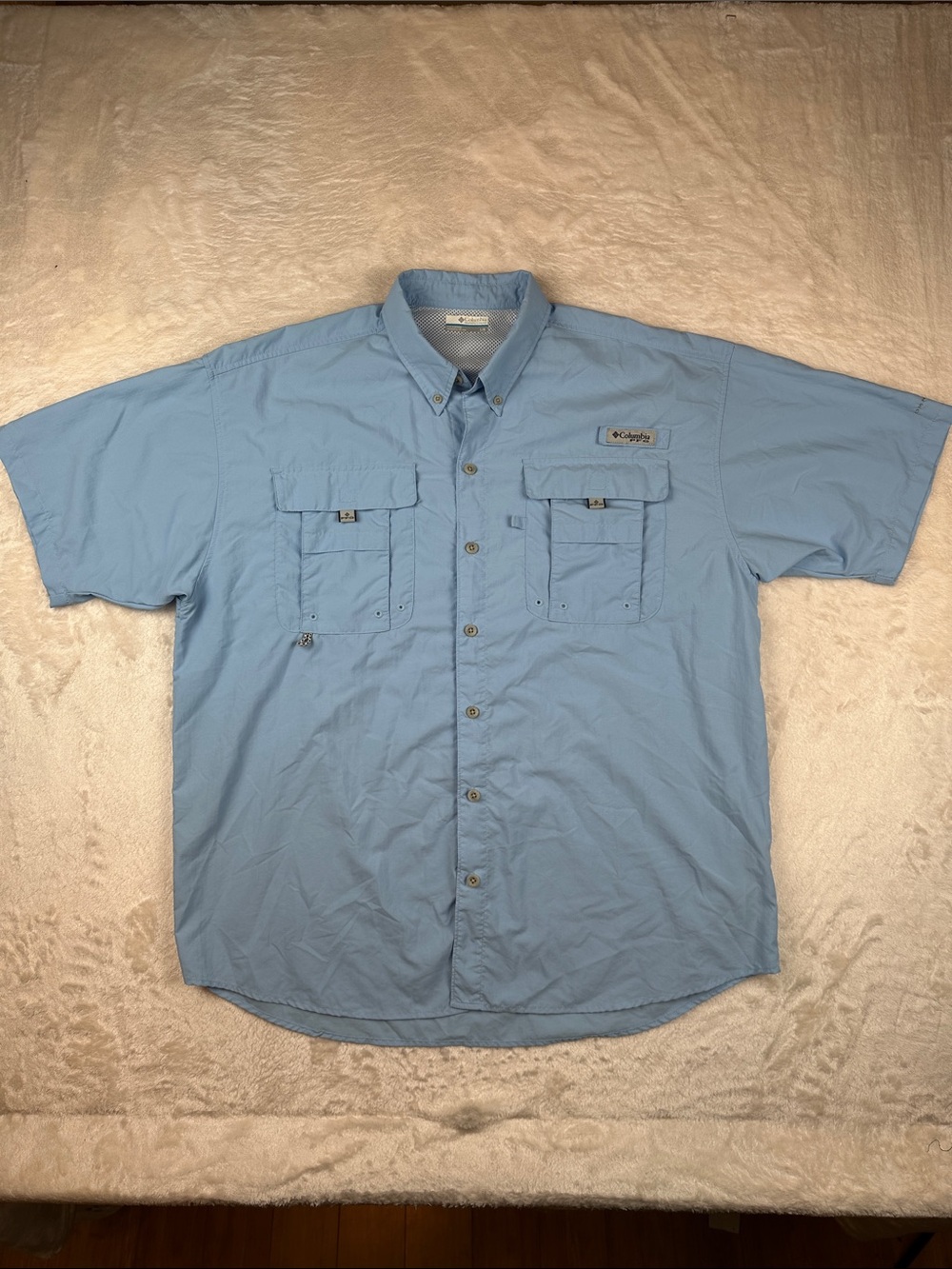 Columbia Men’s Short-Sleeve Button-Down Shirt — Light Blue